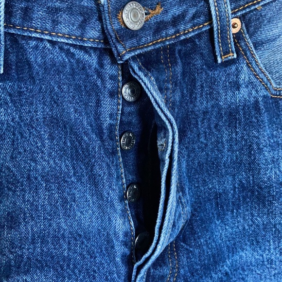 Levi’s Jeans Short - Picture 3 of 6